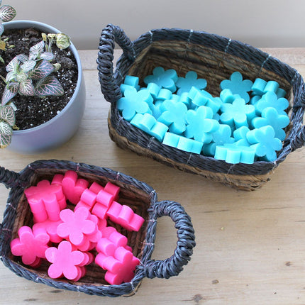 Set van 3 vierkante manden van bananenblad en zwart raffia