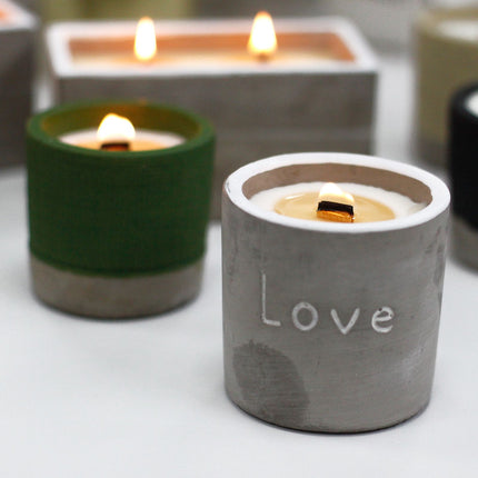 Medium Concrete Sojakaars – Liefde – Paarse Vijg & Cassis